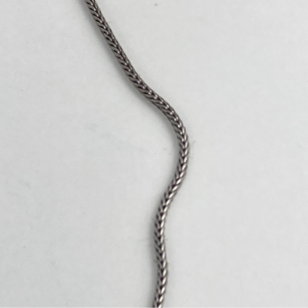 VTG black and silver tone necklace with a square pendant - Picture 6 of 11